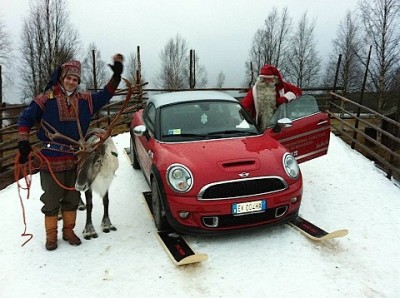 MINI-Goes-to-Santa_03.jpg